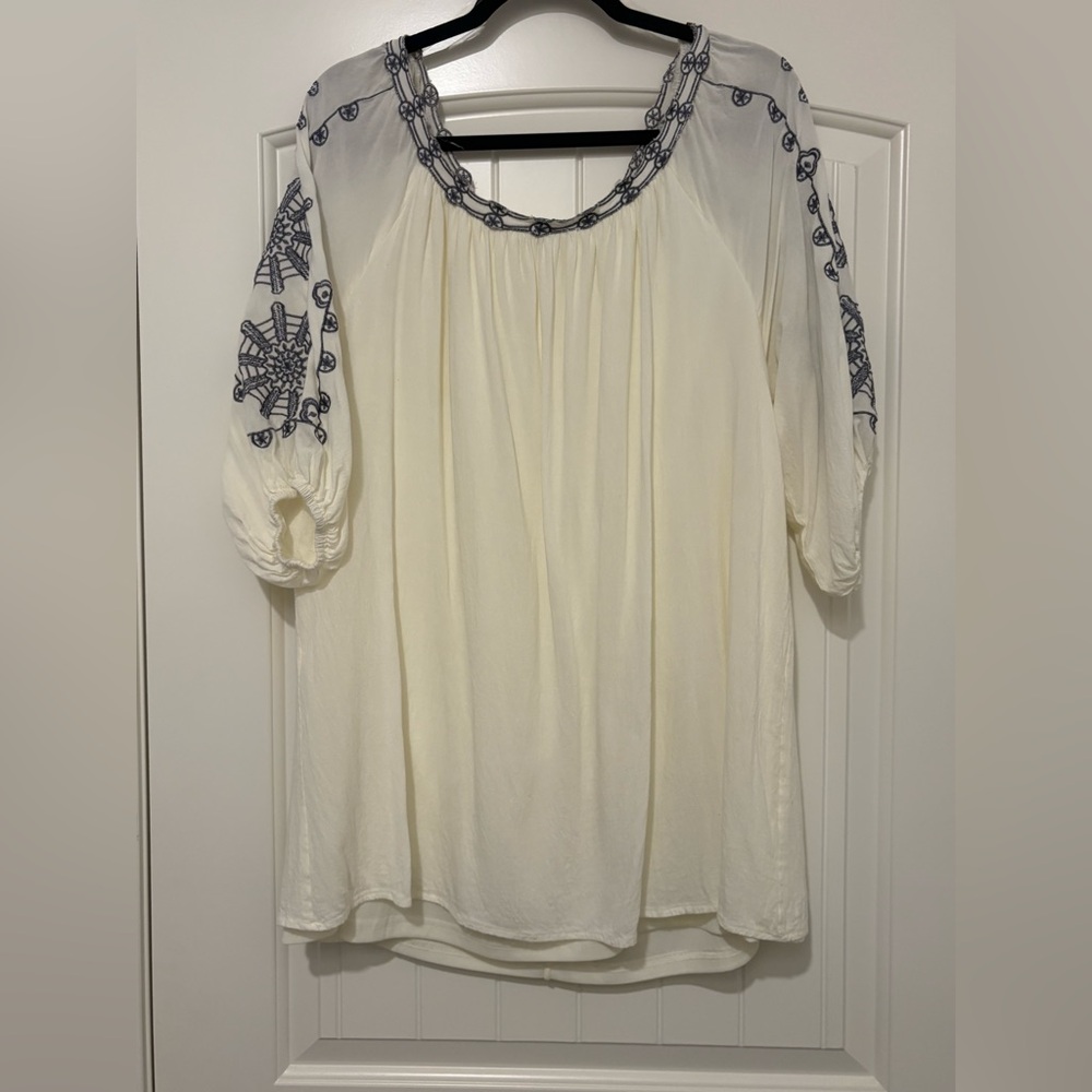 Entro Luminescence Ivory Embroidered Peasant Blouse Mosaic Balloon Sleeve Tunic